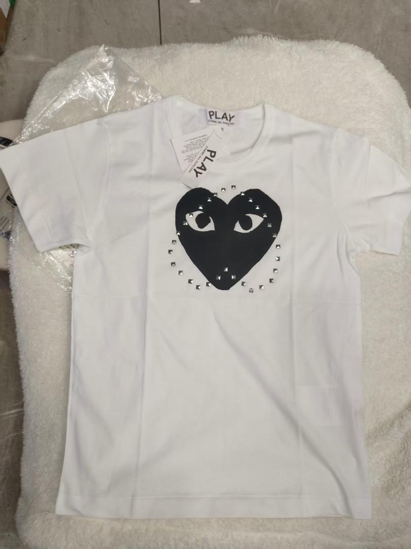 PLAY COMME des GARÇONS ハートスタッズTシャツ