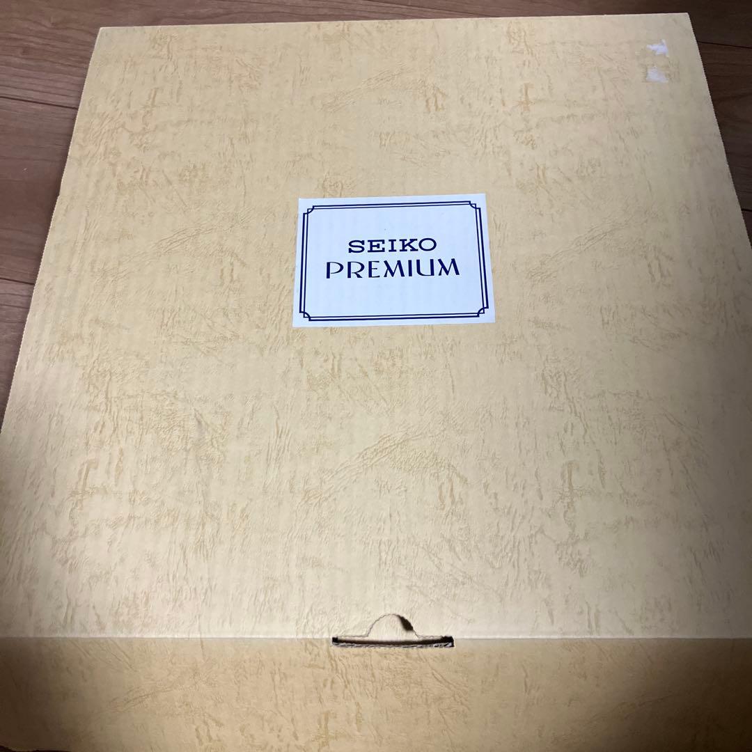 SEIKO premium エレガント掛け時計　水色　薔薇　ストライプ