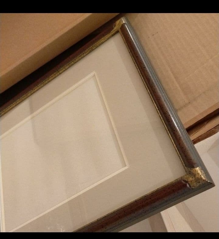 額縁 8 | www.mercantilegazette.co.nz