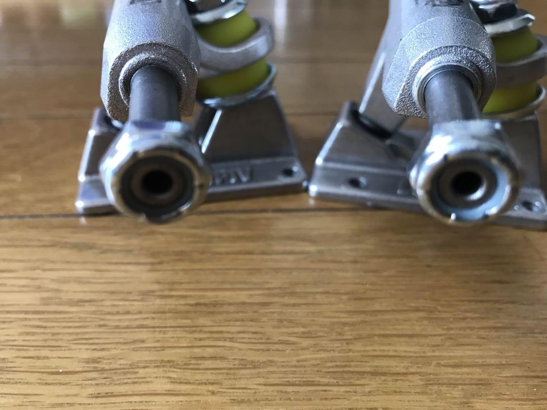 LURPIV HOLLOW 140 TRUCKS spitfireウィール