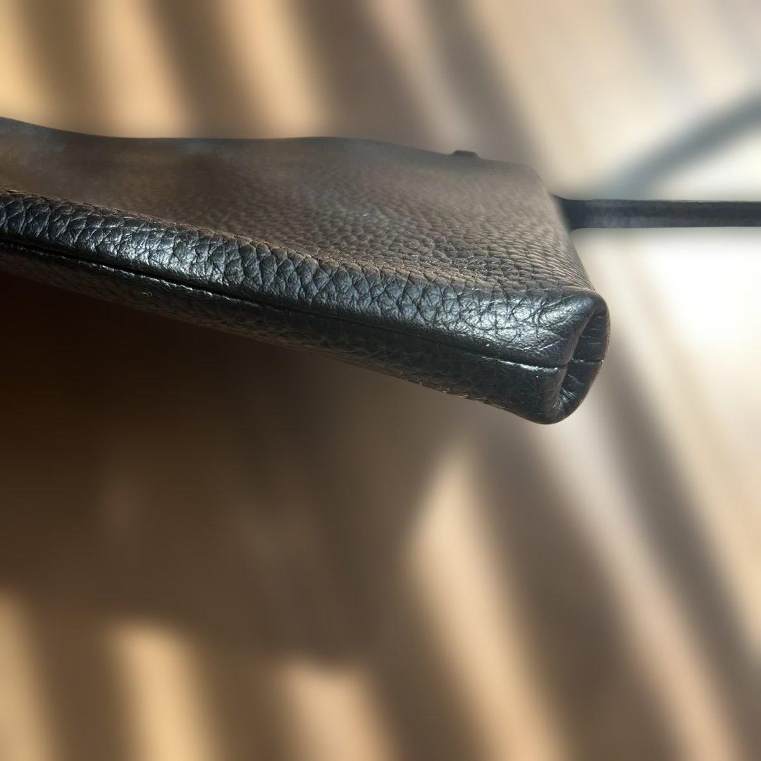 HushTug 黒 レザー ショルダーバッグ