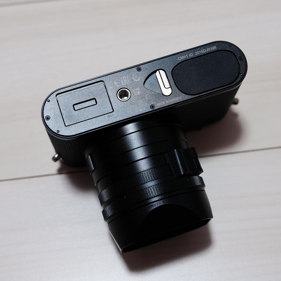 ライカ Leica Q2 19051 アクセサリ多数 フルセット ライカ Leica Q2 19051 アクセサリ多数 フルセット