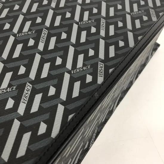 【良品】ヴェルサーチ レザー ラ グレカ シグネチャー ハンド トートバッグ