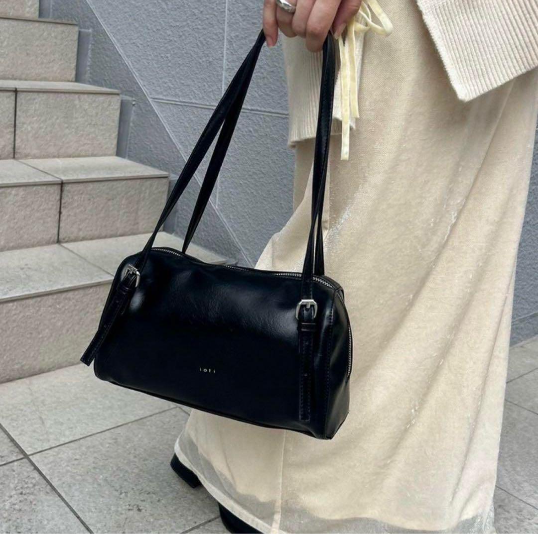 loti ワイドボストンバッグ black