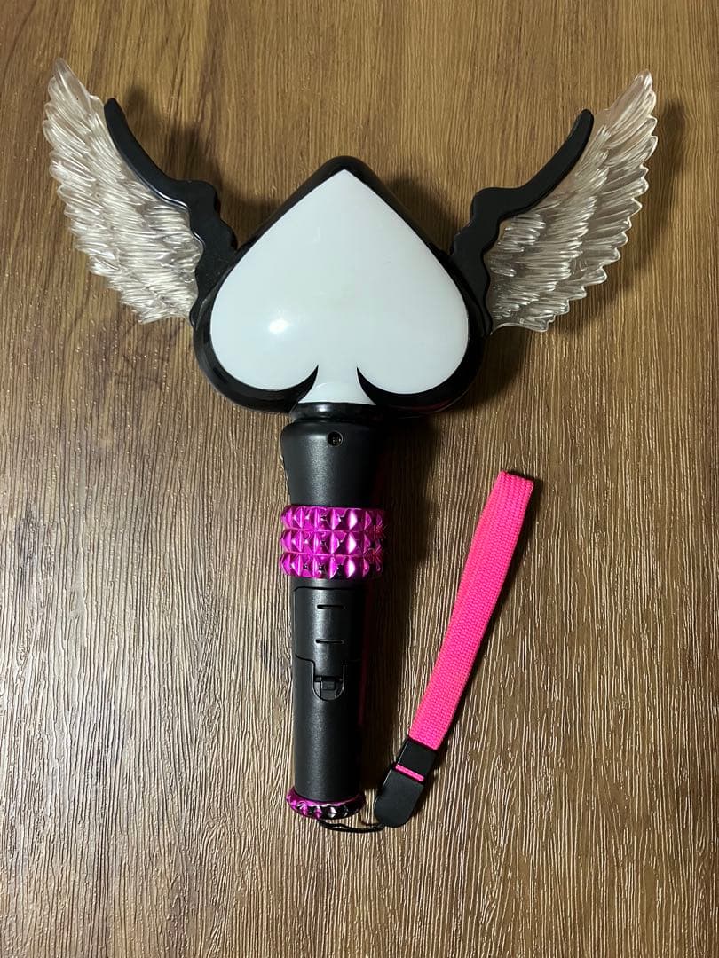 2NE1 ペンライト目立った傷や汚れなし