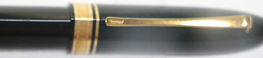 超貴重オマス 　スリーシックスティ万年筆（１８Ｋ・吸入式） 三角軸　未使用品