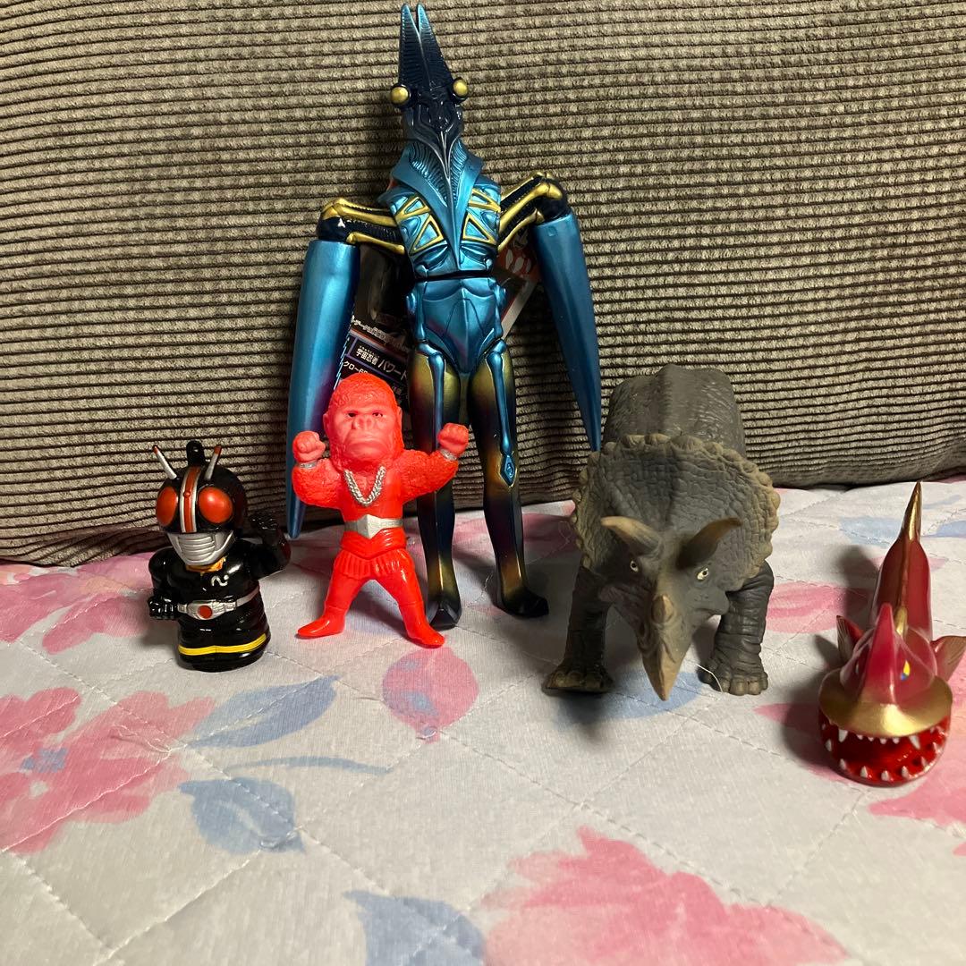 ‼️ケナージュラシックパークトリケトプス、バルタン星人、ゴリ、ガボラ