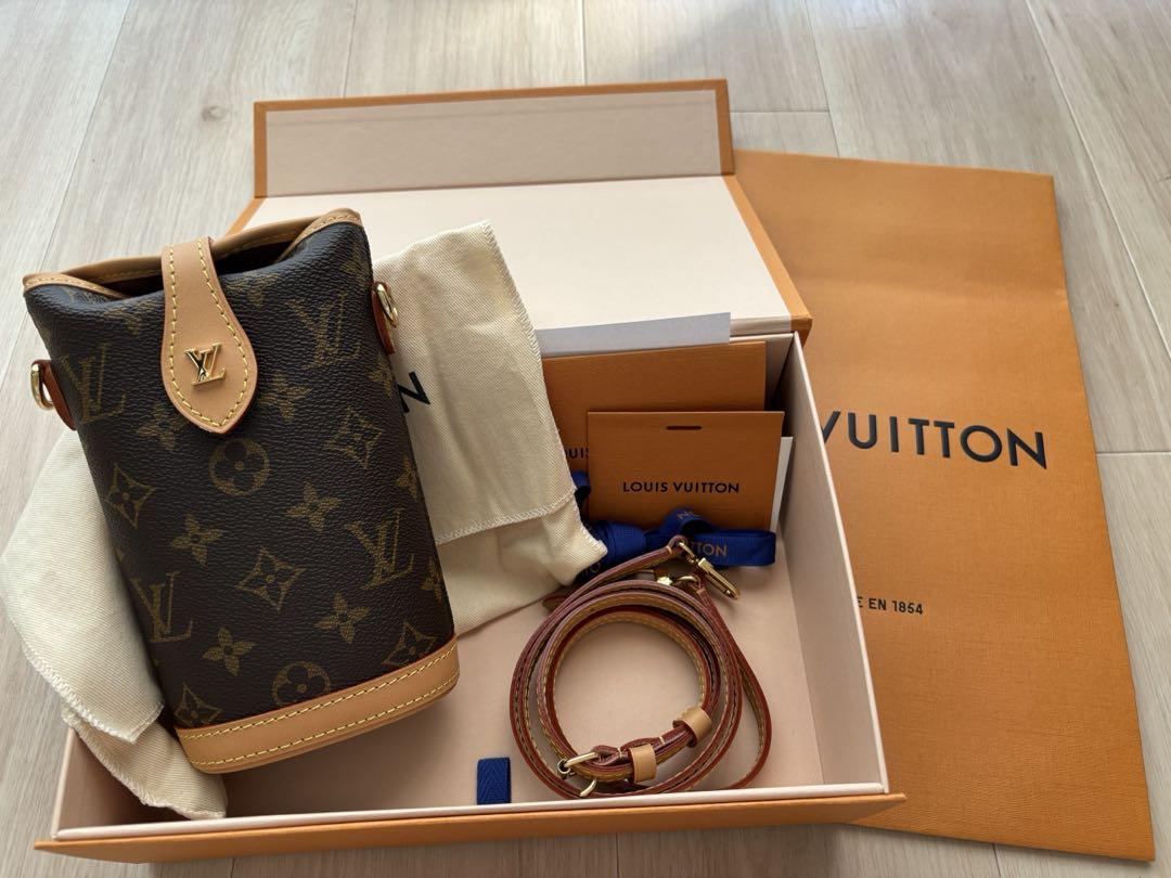 お出かけに便利♪ Louis Vuitton ホールドミー ポーチ 78a21fdff25e1d693b9dbaec9f332c