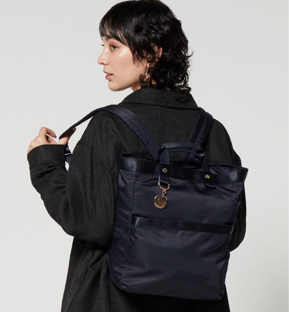 新品　ラバガジェリー チャーム付き ナイロンスクエアリュック　黒