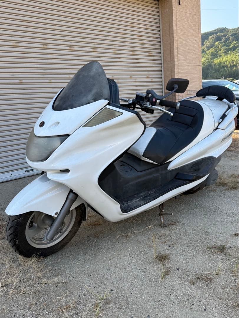 Yamaha Majesty ホワイトバイク車体