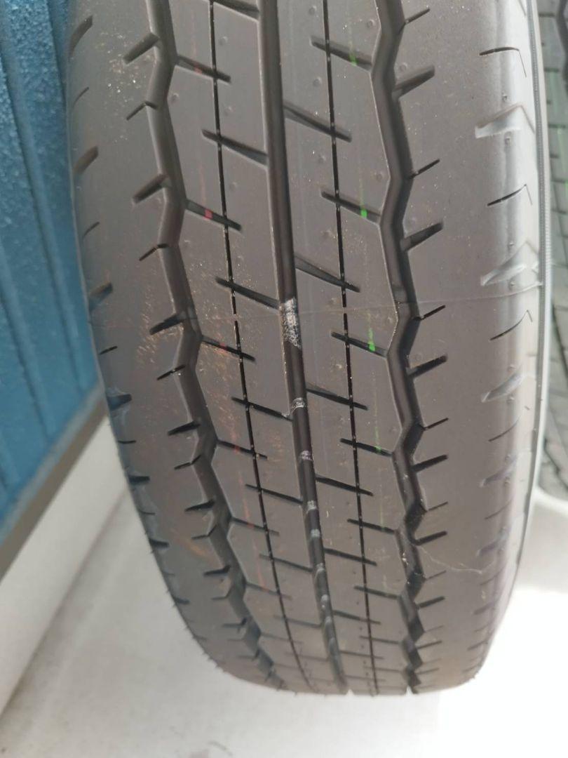 トヨタ 200系ハイエース 純正 15in 6J ダンロップ195/80R15