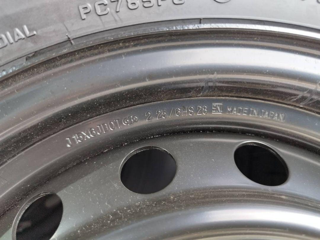 トヨタ 200系ハイエース 純正 15in 6J ダンロップ195/80R15