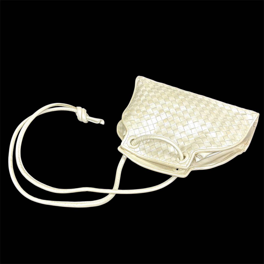 ボッテガヴェネタ　BOTTEGA VENETA ショルダーバッグ　ホワイト