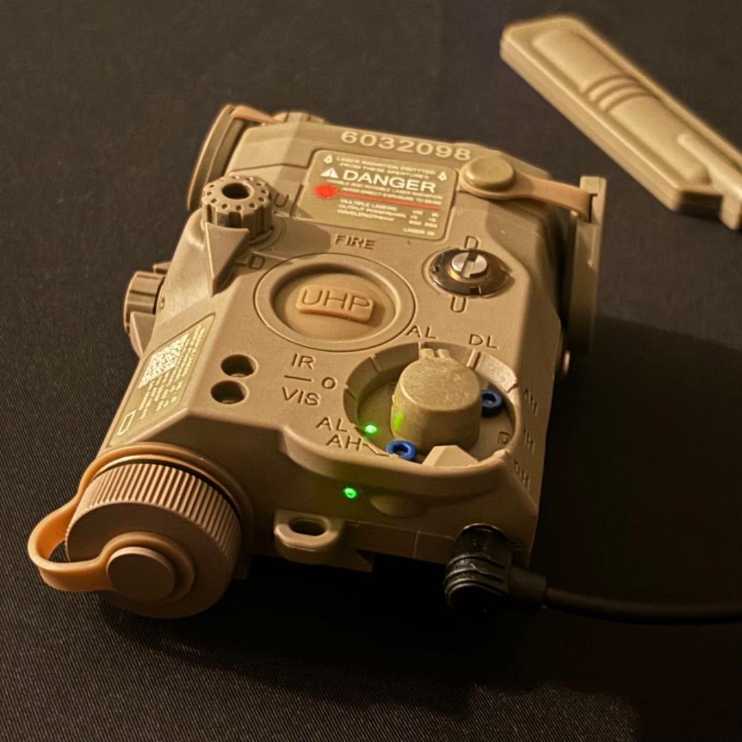 AN/PEQ-15 LA5Cタイプ フラッシュライト レッド