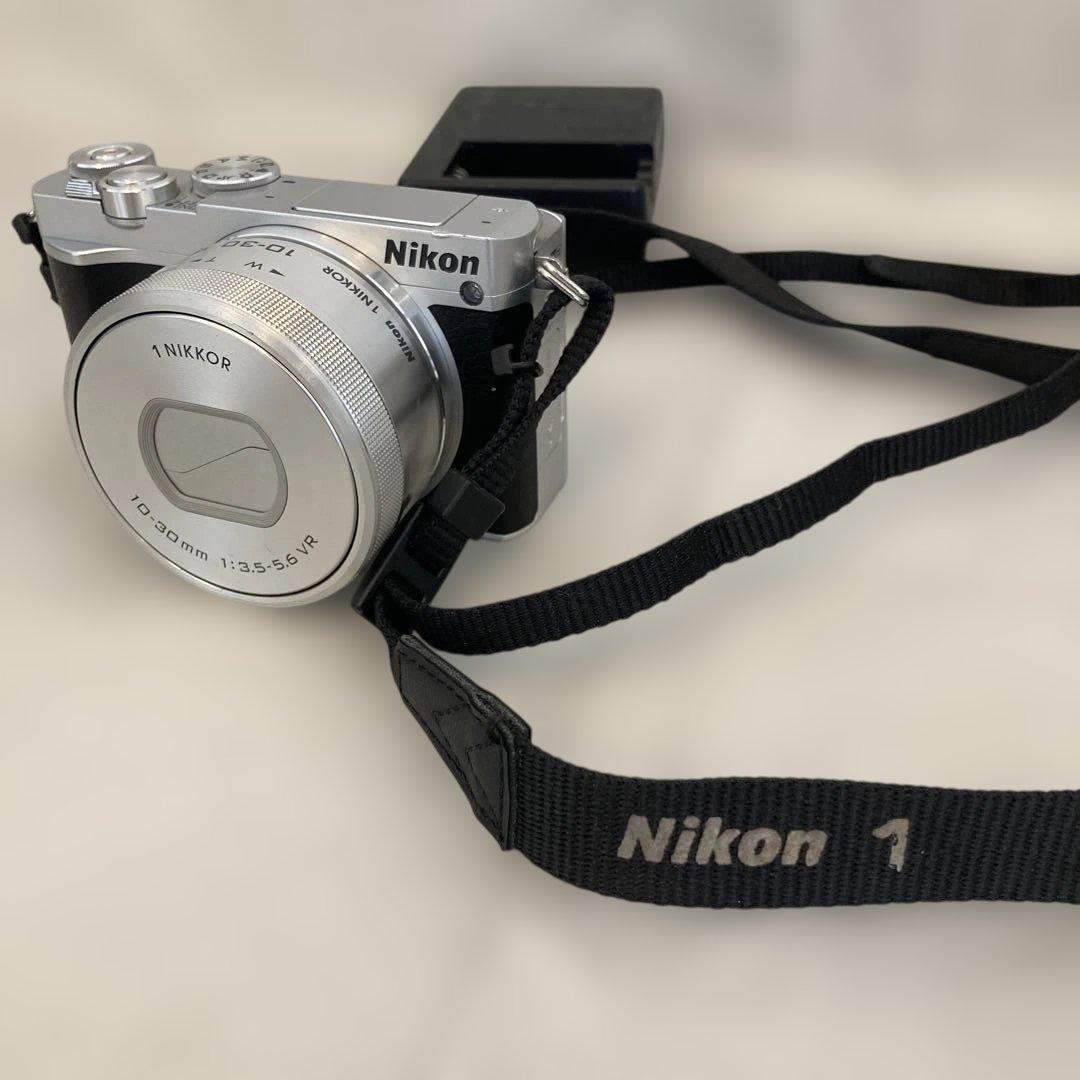 Nikon 1 J5 ミラーレス一眼