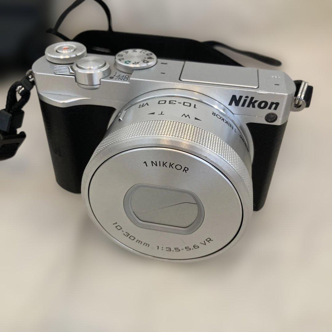 Nikon 1 J5 ミラーレス一眼