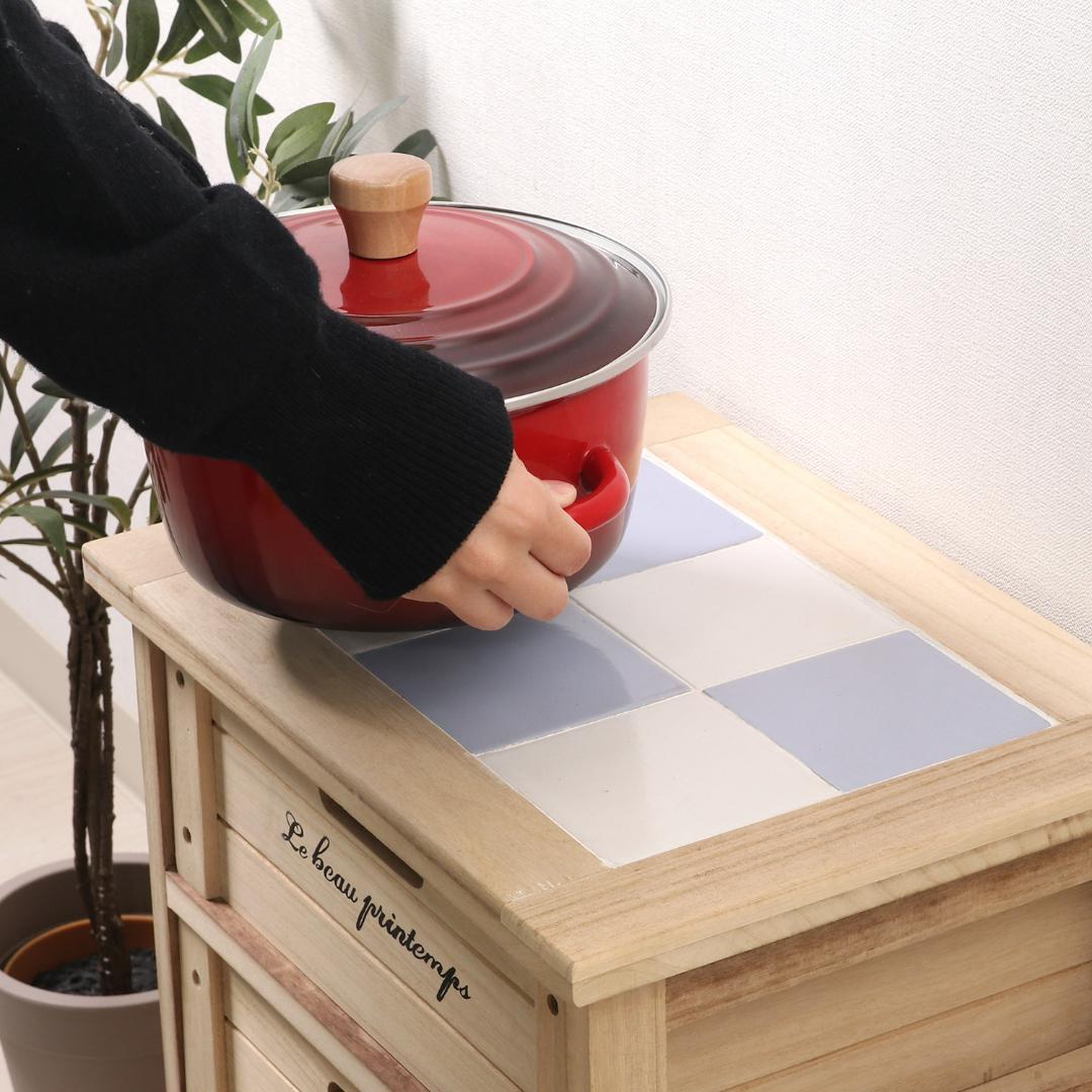 絶賛 北欧 カントリー 3段 木製 タイル張り アンティーク 収納棚 4杯 3