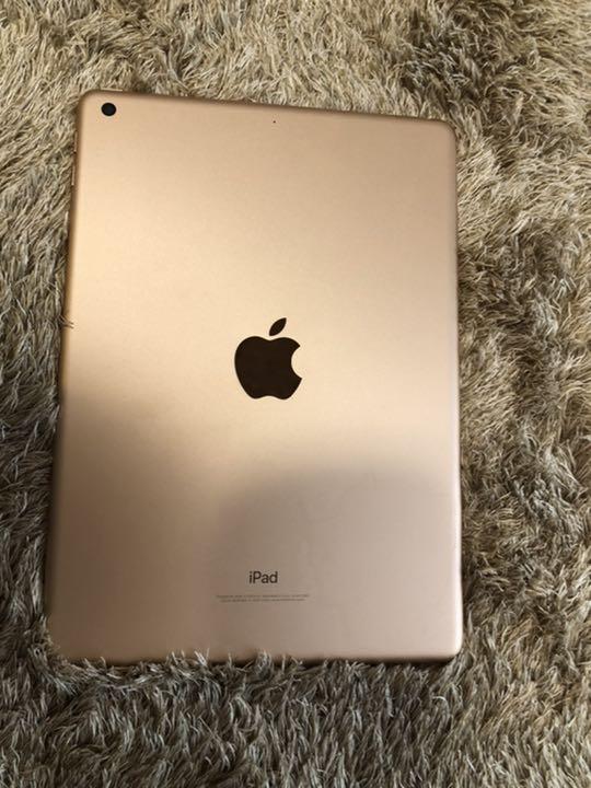 APPLE iPad 32GB (第6世代) カバー付き（iPad (第6世代) - 技術