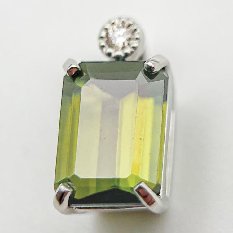 JN249-6 Pt900 ペンダントトップ 0.8ct ペリドット