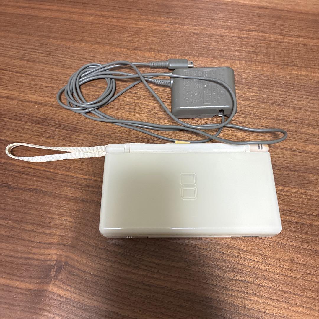 動作確認済み　ニンテンドー　DS Lite ホワイト ACアダプター付き