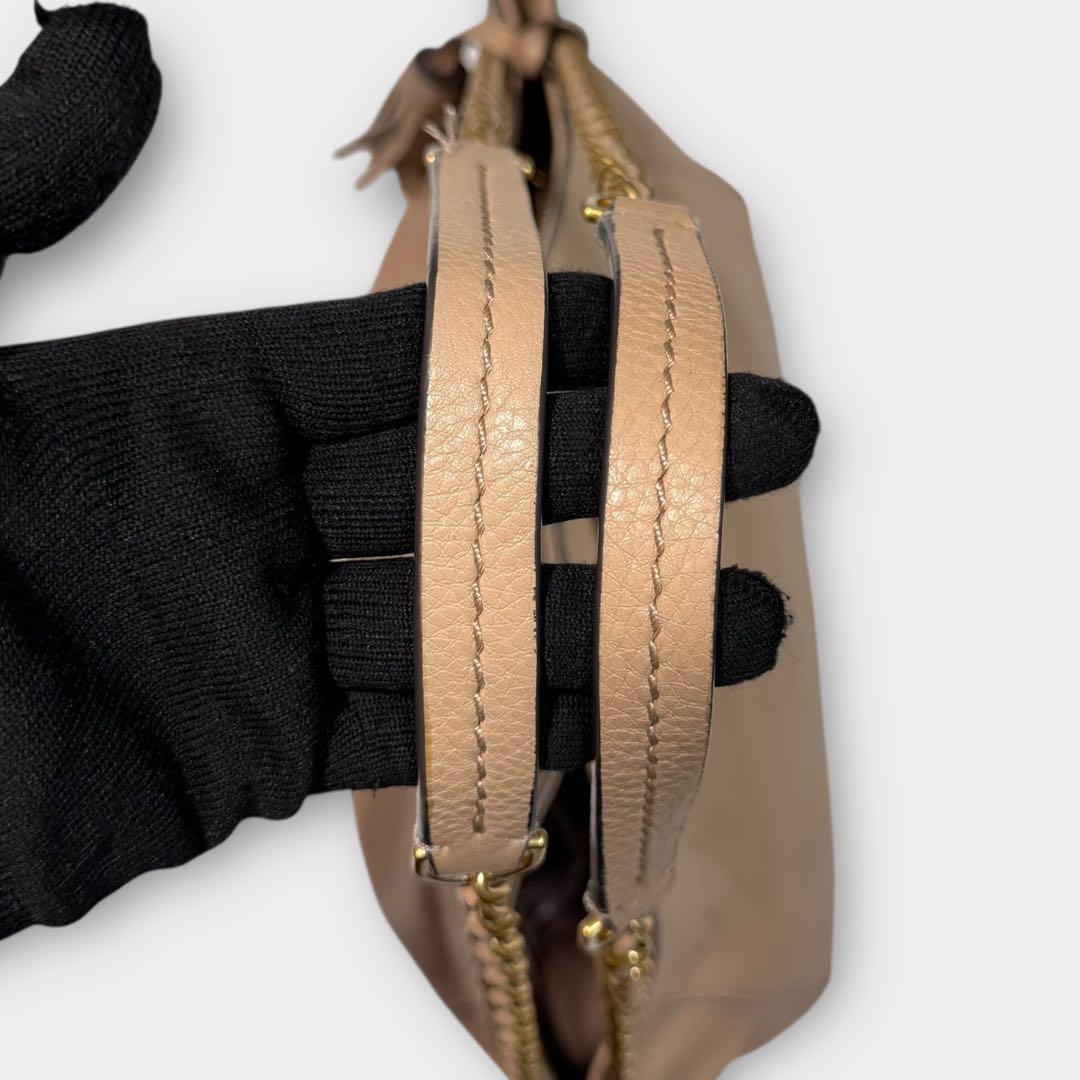 美品✨トリーバーチ　トートバッグ　チェーン　タッセル　ベージュ系　肩がけ　A4