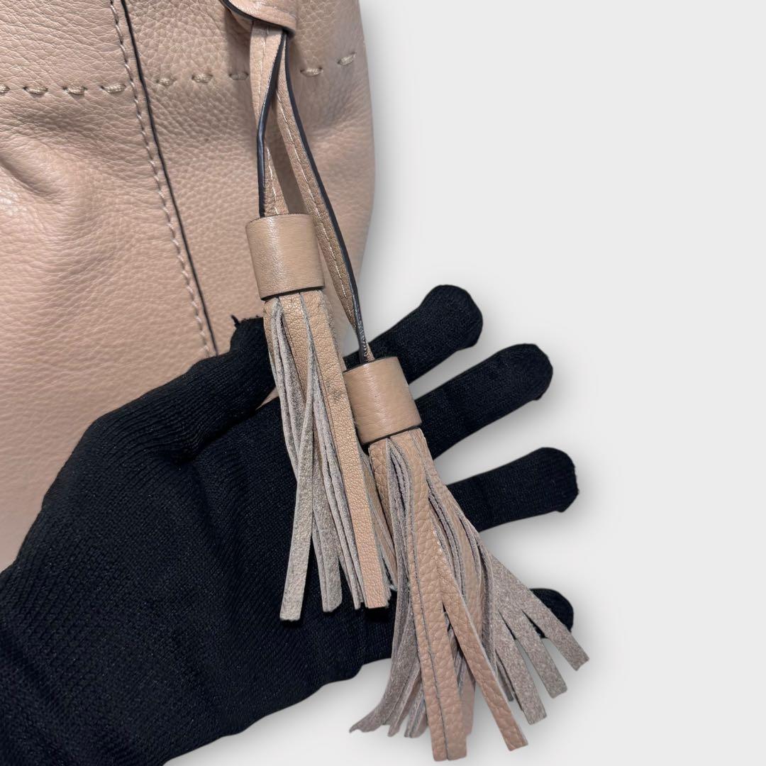 美品✨トリーバーチ　トートバッグ　チェーン　タッセル　ベージュ系　肩がけ　A4