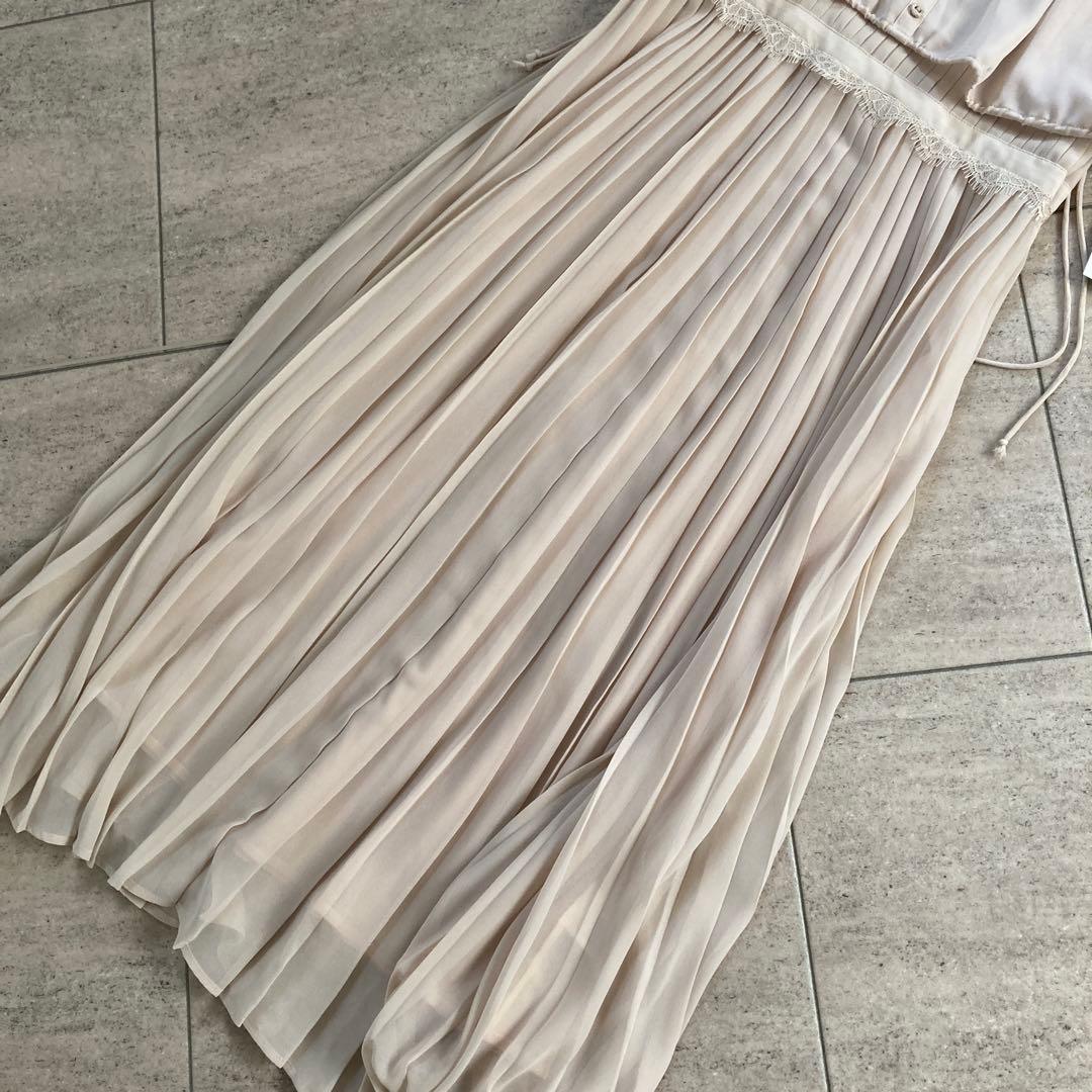 セルフォードベージュワンピース