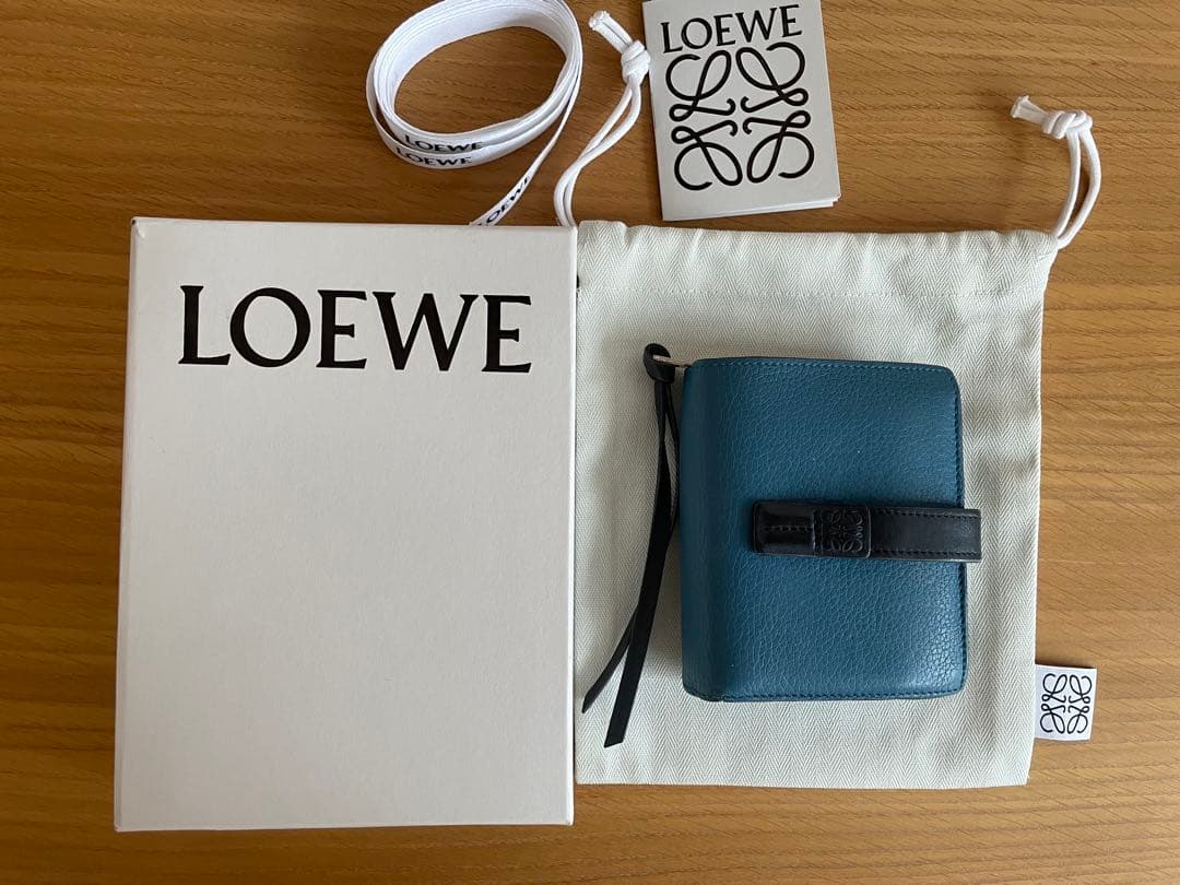 ロエベ　コンパクトジップウォレット