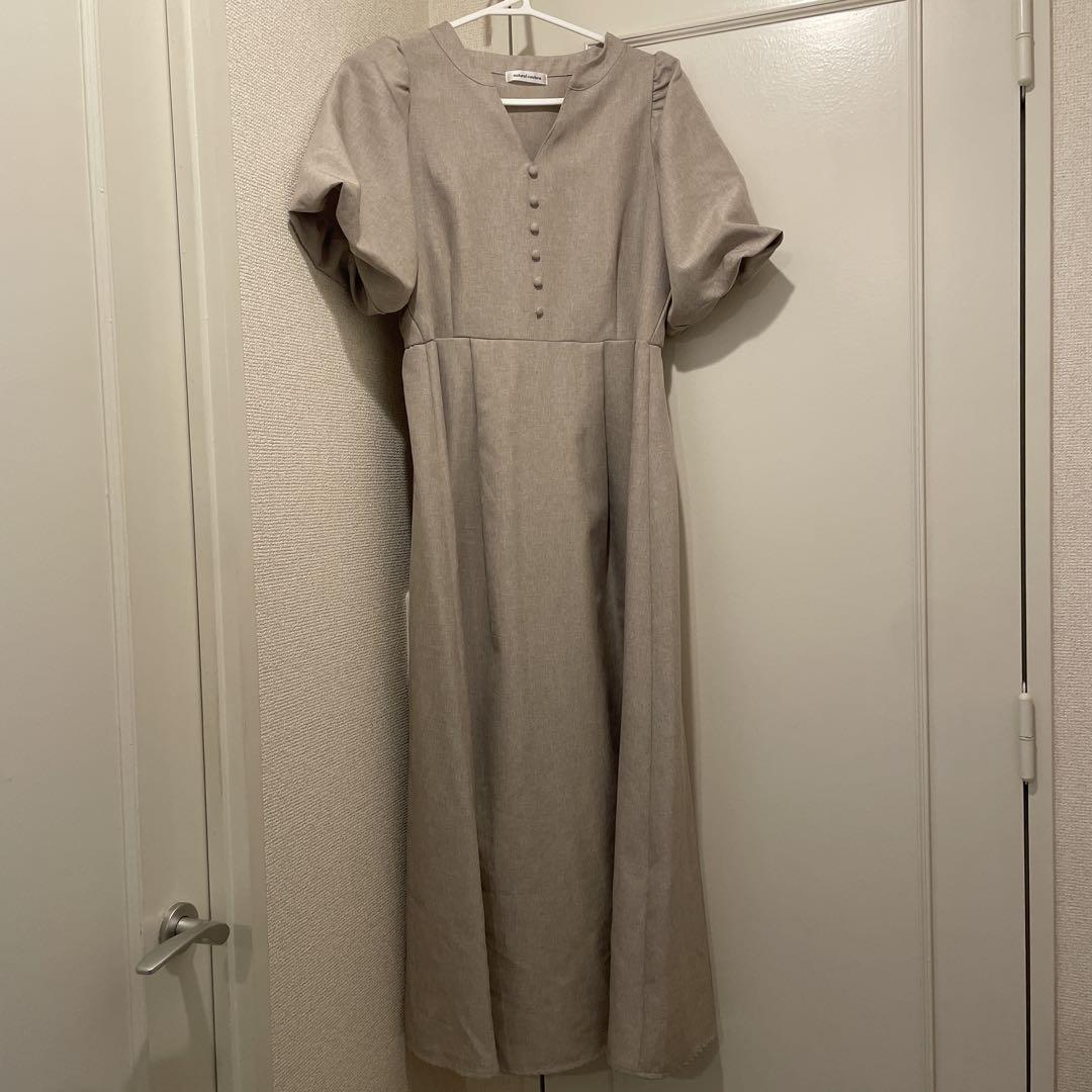 ナチュラルクチュール　パフスリーブワンピース　新品タグ付き