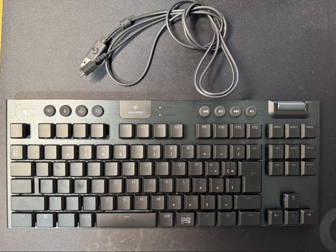 G913