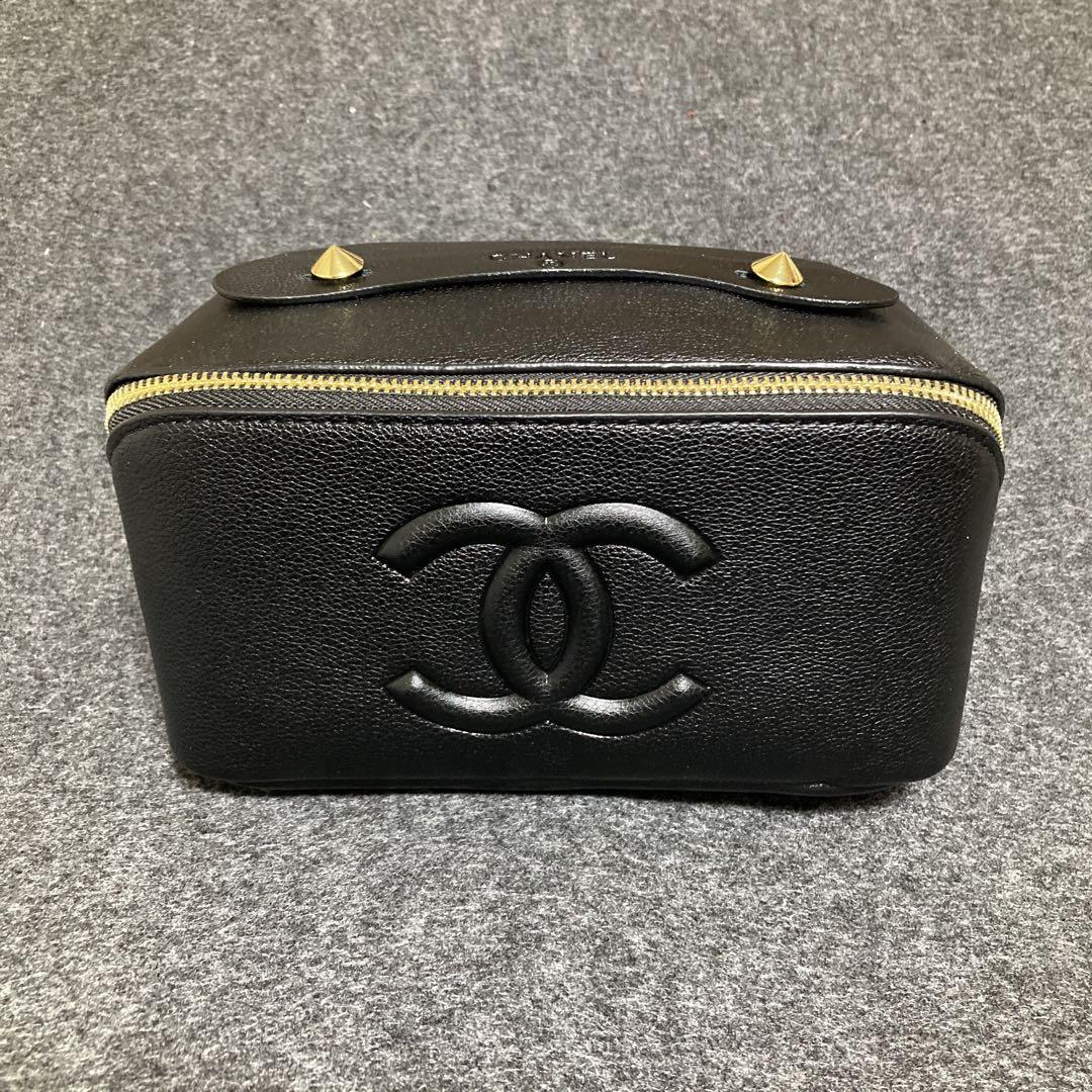 CHANEL ノベルティ ブラックポーチ