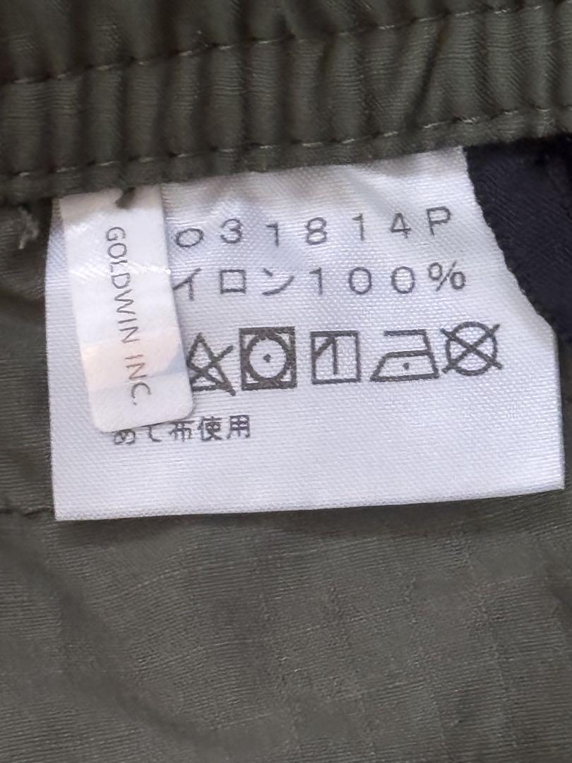 ゴールドウィン　ショートパンツ　カーキグリーン