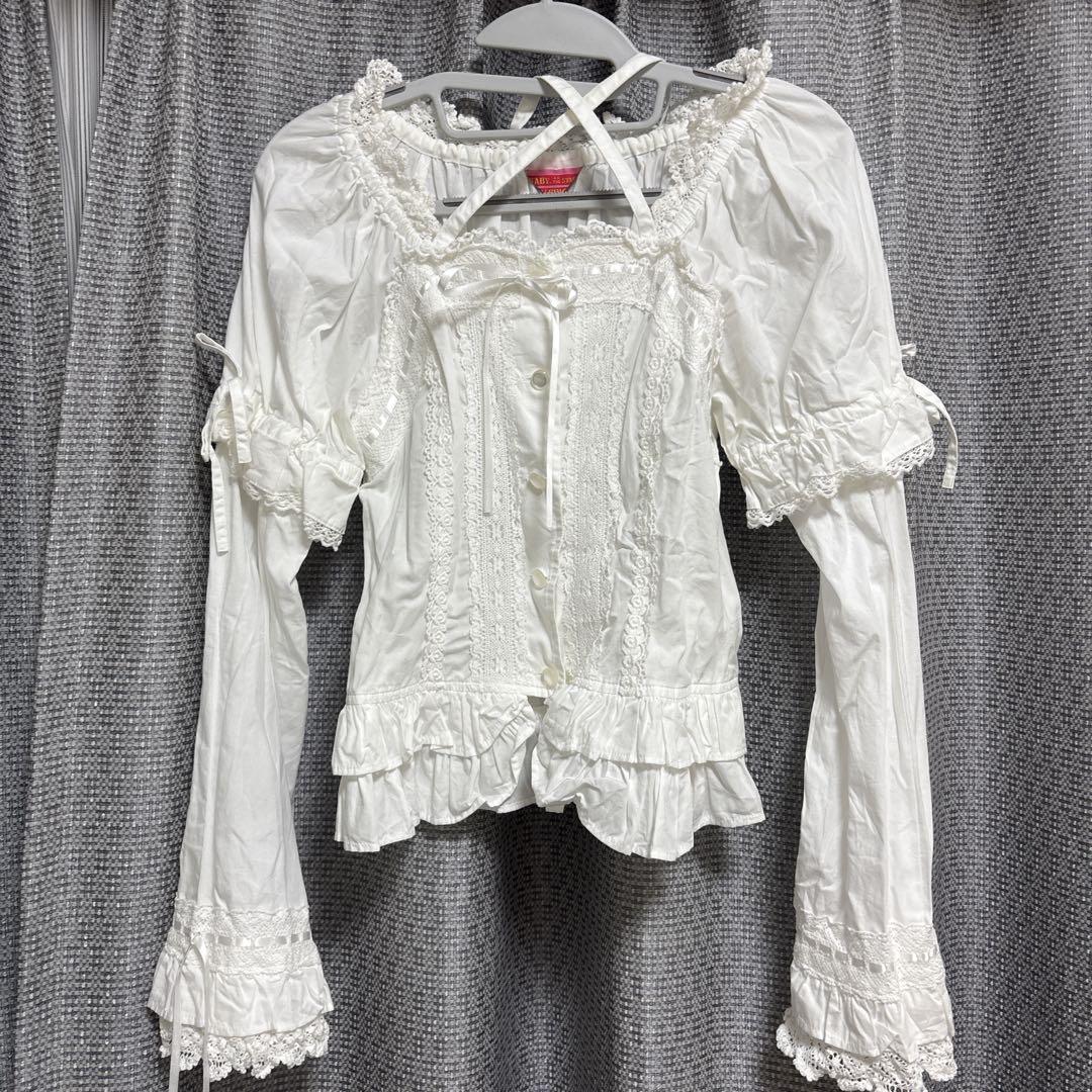 BABY 姫袖後ろシャーリングブラウス オフ白