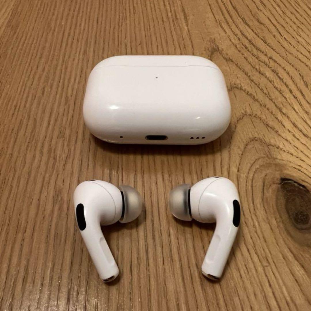 美品】確実正規品Apple AirPods Pro 第2世代Lightning - メルカリ