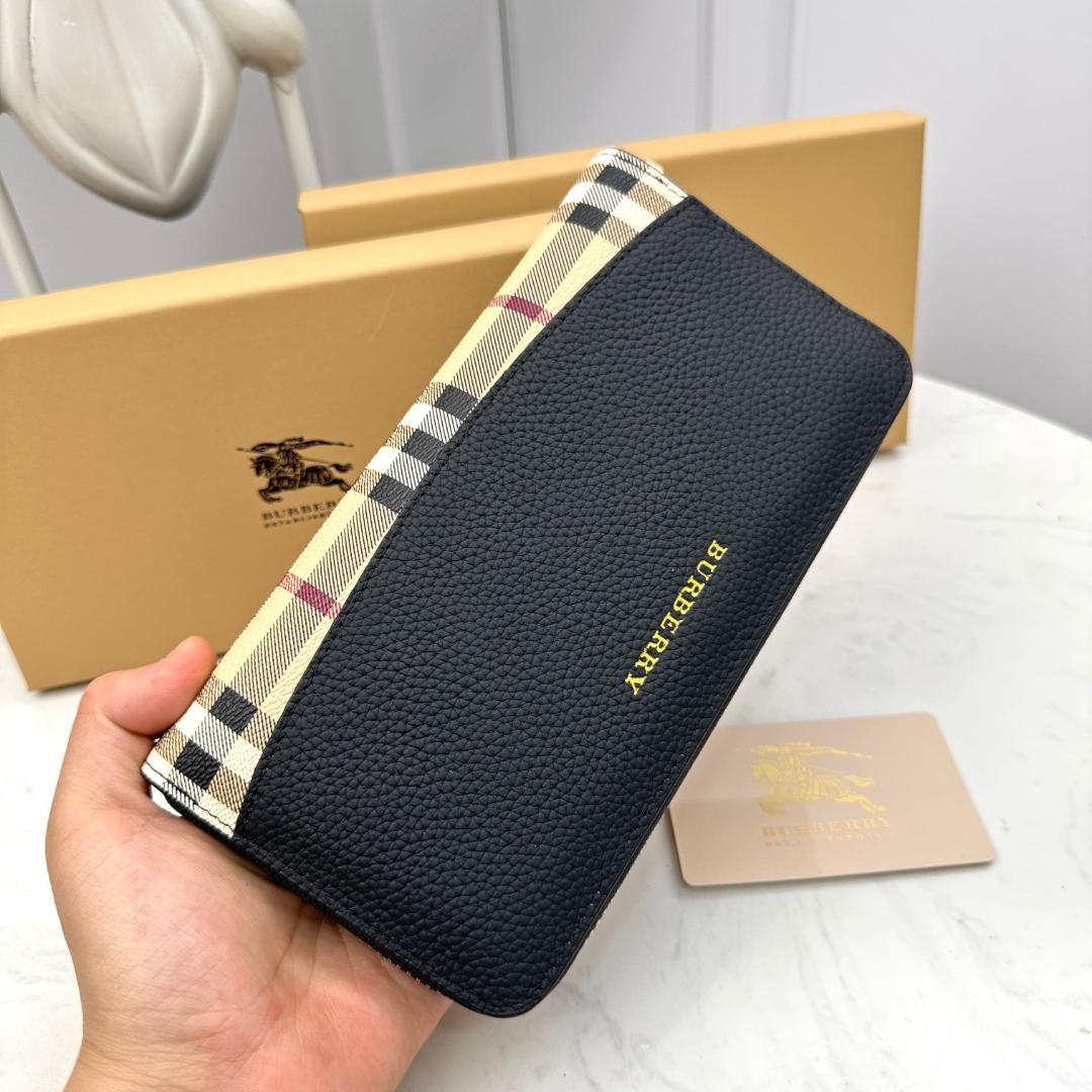 BURBERRY チェック柄レザー長財布 - メルカリ
