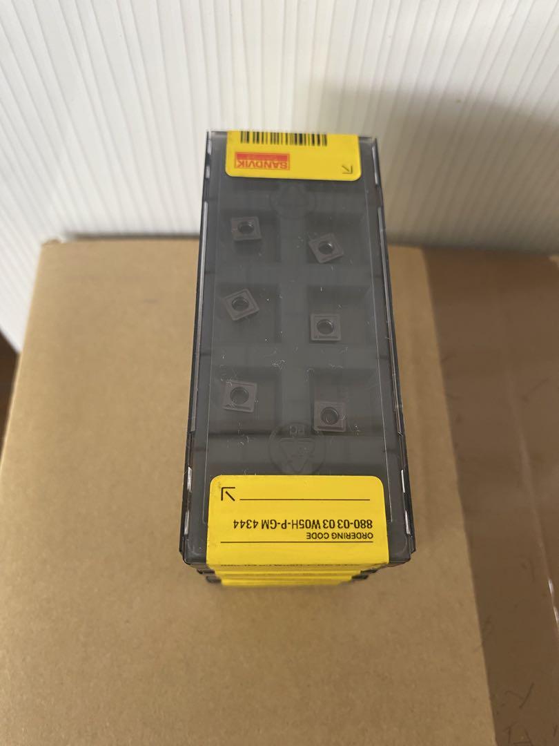 サンドビック　チップ　新品未開封 5ケース