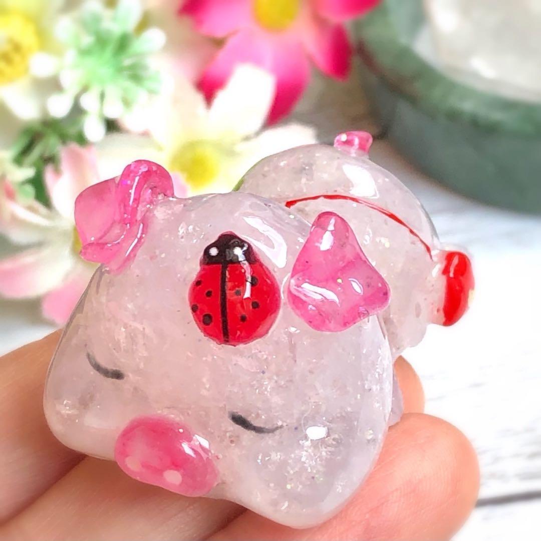 ピクニックぶたさん♥️オルゴナイト