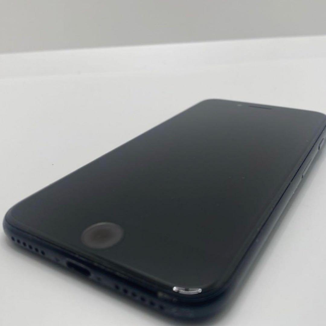 【格安美品】iPhone SE3 64GB simフリー本体 60