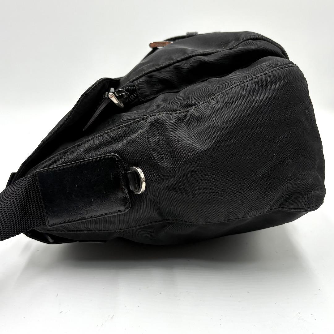 極美品 使用感少✨PRADA 三角ロゴ SV金具 ショルダーバッグ ブラック