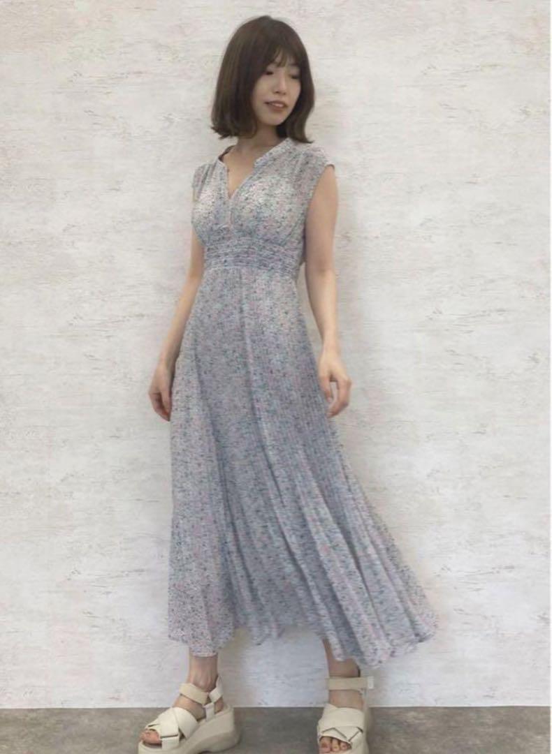 ココディール 山本美月着用 レトロフラワープリントフレンチ