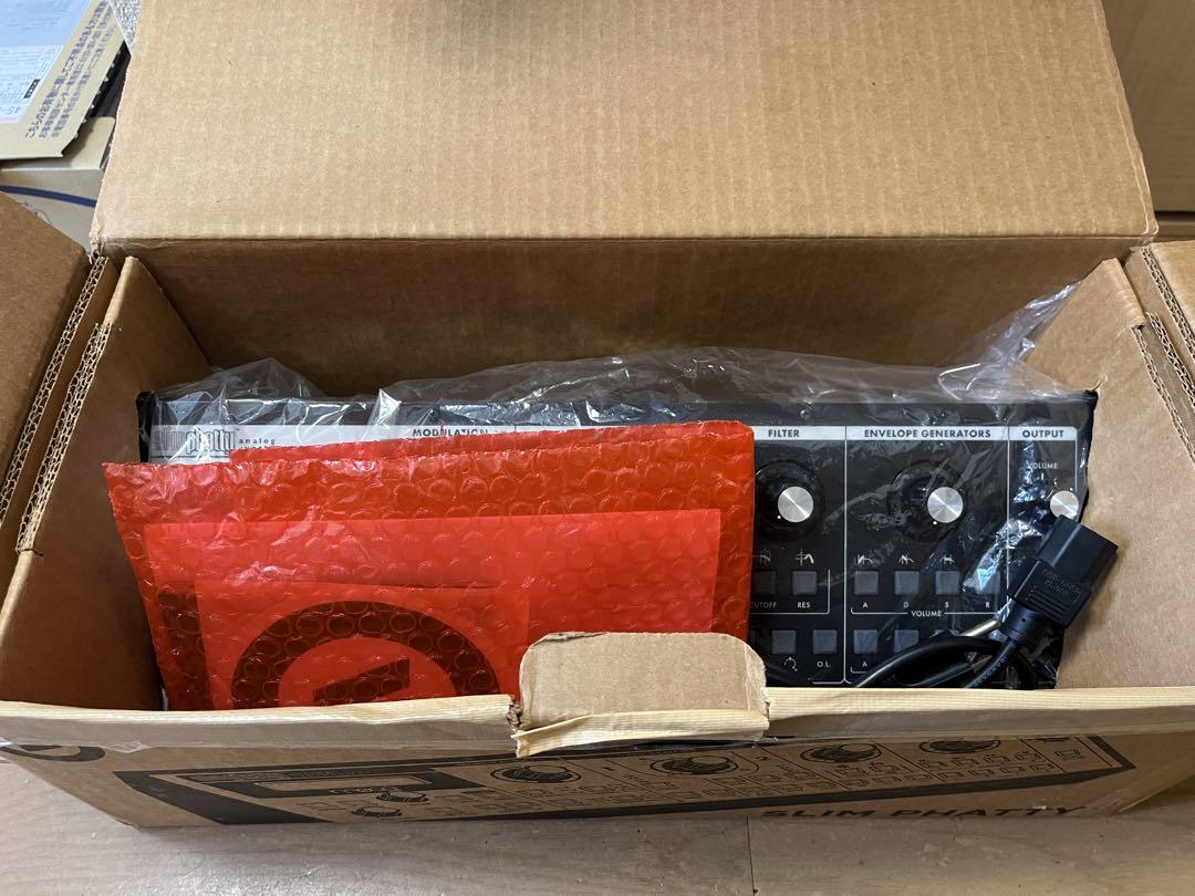moog slim phatty アナログシンセサイザー 鍵盤楽器 moog slim phatty アナログシンセサイザー 鍵盤楽器