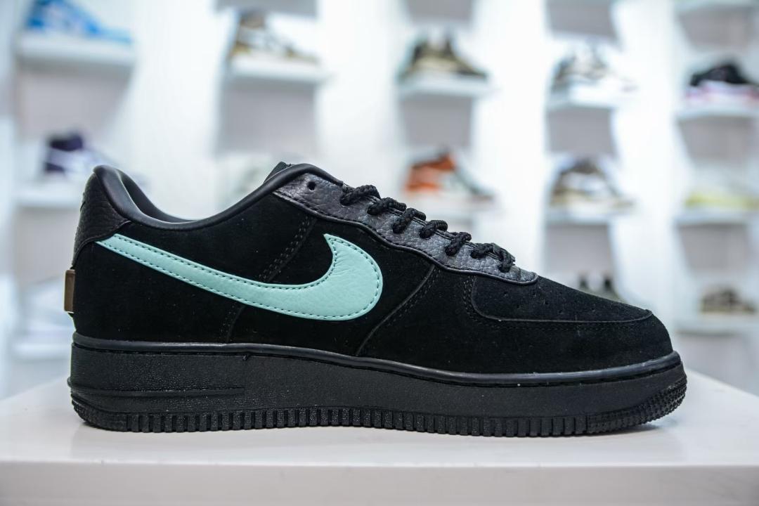 Tiffany & Co. × Nike Air Force 1 Low
