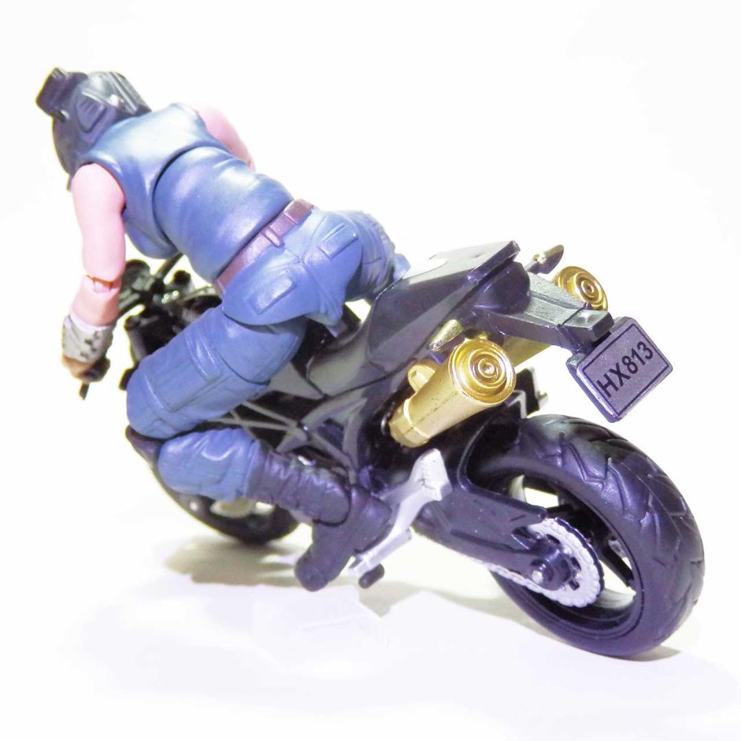1/18スケール：可動フィギュア＆バイク（ミニカー）セット