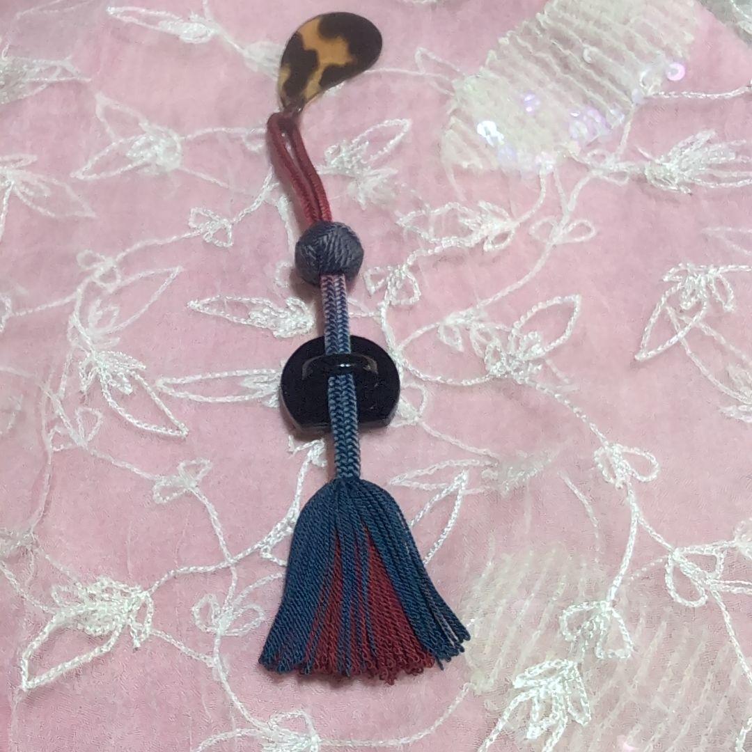本鼈甲沈金蒔絵珊瑚付き帯飾り