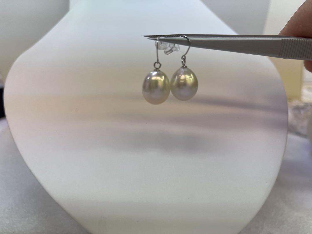 南洋白蝶　11-12mm PT900 新品 ピアス