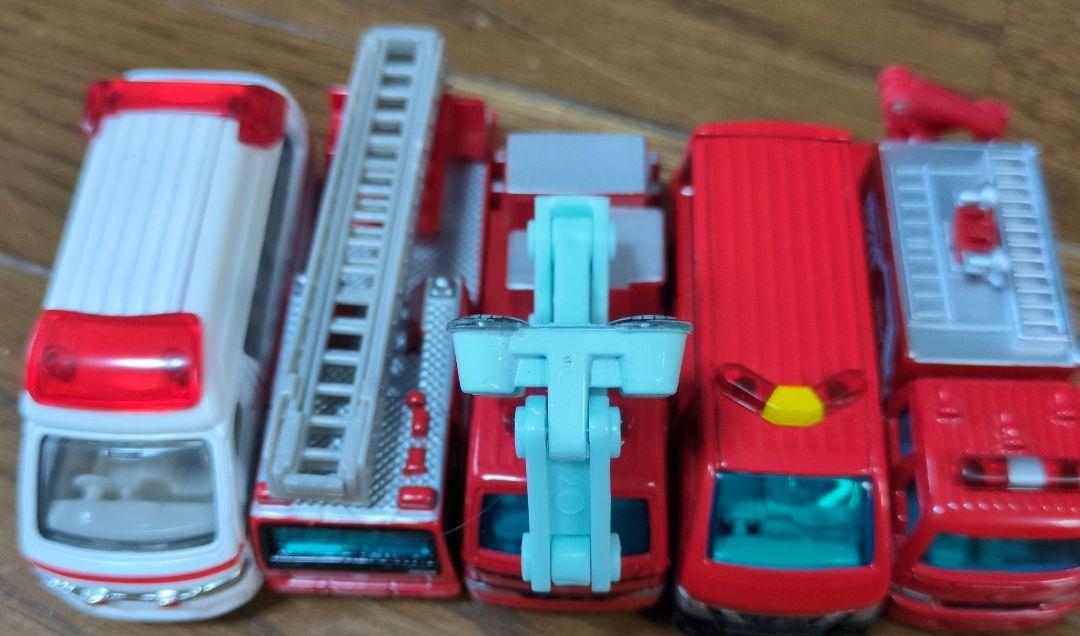 消防車ミニカー4台 プラス 救急車セット - メルカリ