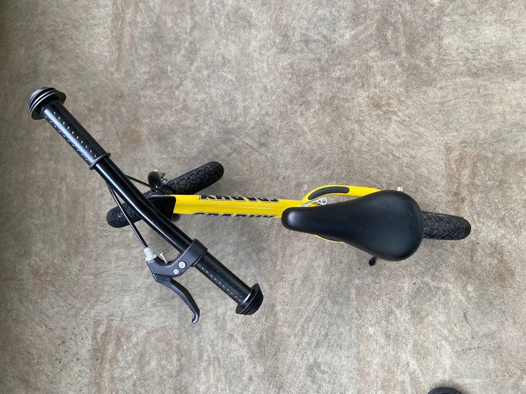 ブレーキ付きキッズバイクスパーキーSPARKYとヘルメットセット