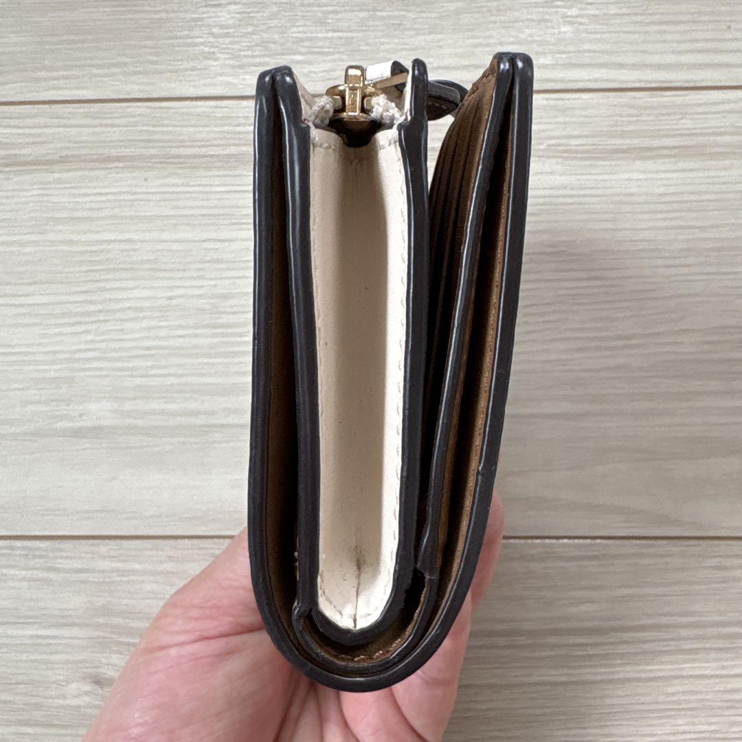美品！COACH コーチ 二つ折り財布 シグネチャー柄 ブラウン×ホワイト
