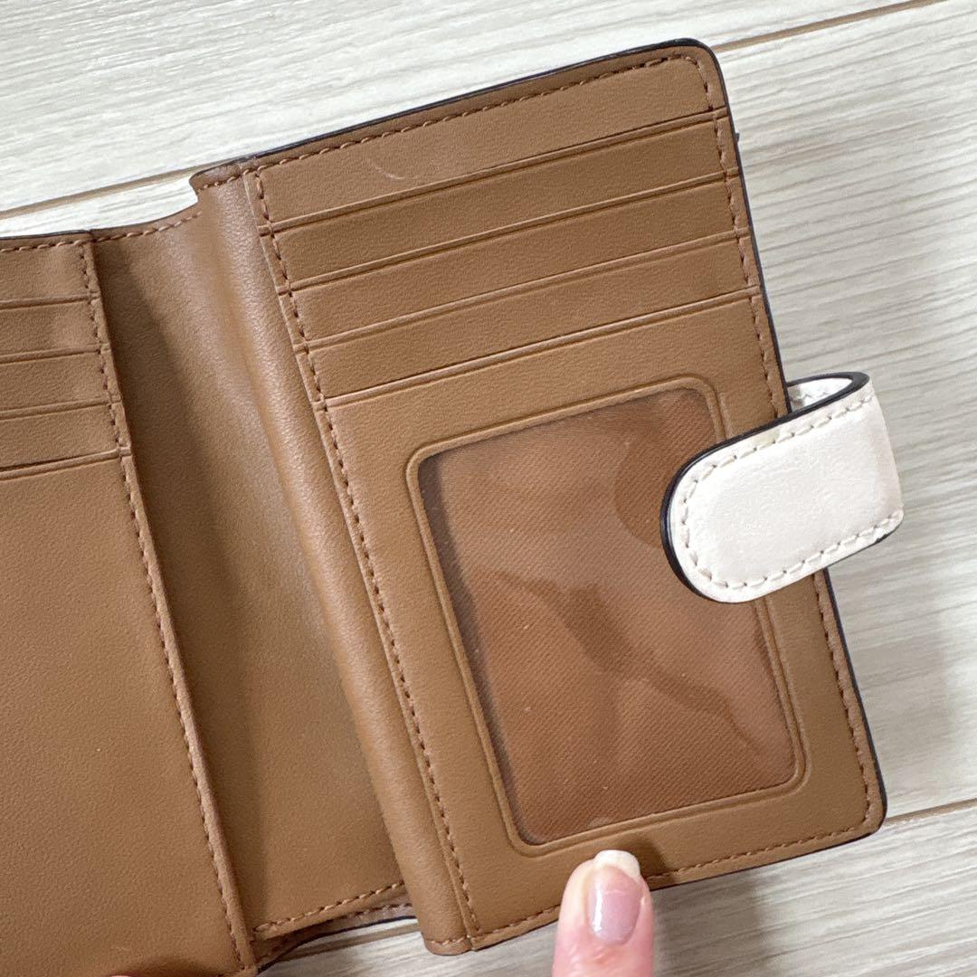 美品！COACH コーチ 二つ折り財布 シグネチャー柄 ブラウン×ホワイト