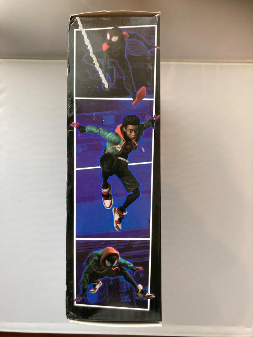 スパイダーマン　スパイダーバース　マイルス・モラレスセンチネル　フィギュア